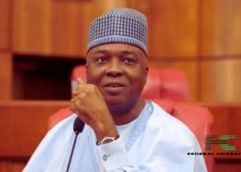 Bukola Saraki Gives Scholarships to 100 Varsity Students in Kwara State
