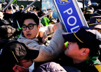 South Korean Farmers Clash With Police During Protest Against Dog Meat Ban
