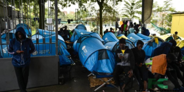 Italian Lawmakers Approve Decree to hold Teenage Migrants in Adult Centers