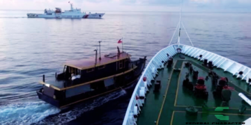 Philippine Mobilizes Vessels to Confront Growing Chinese Presence in South China Sea