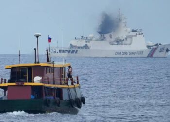 Philippine Mobilizes Vessels to Confront Growing Chinese Presence in South China Sea