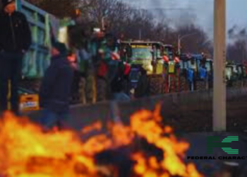 French Farmers’ Union Call for end of Barricades as Protest Spreads in Europe