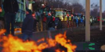 French Farmers’ Union Call for end of Barricades as Protest Spreads in Europe