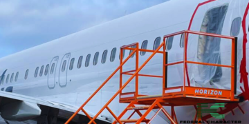 American Airlines, Boeing, In The News Again After Making Emergency Landing at Los Angeles Airport