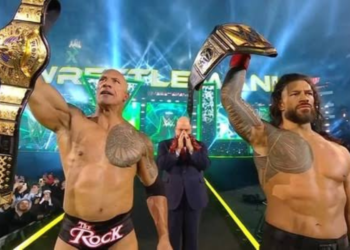 “Dwayne ‘The Rock’ Johnson Returns in Style at WrestleMania XL, Overcomes Spear from Roman Reigns