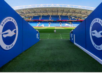 Manchester City Dominate Brighton to Keep Premier League Title Race Alive