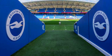 Manchester City Dominate Brighton to Keep Premier League Title Race Alive