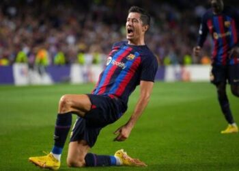 Lewandowski Hat-Trick Rescues Barcelona in Thrilling Comeback Victory Over Valencia