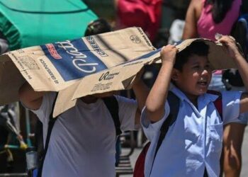 Scorching Heat and Transportation Woes Lead to School Suspension in the Philippines