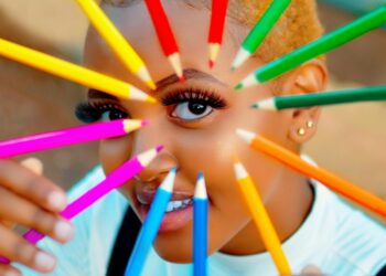 Ultimate Lash Debate: Should You Choose False Lashes or Extensions?