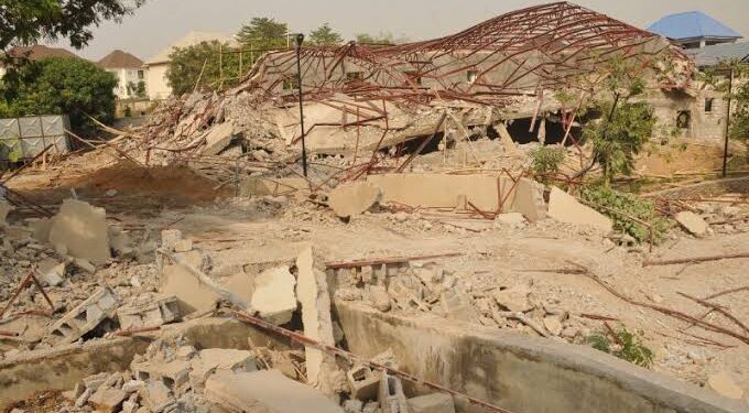 FCTA Knocks Down Shanties in Wuse, Abuja