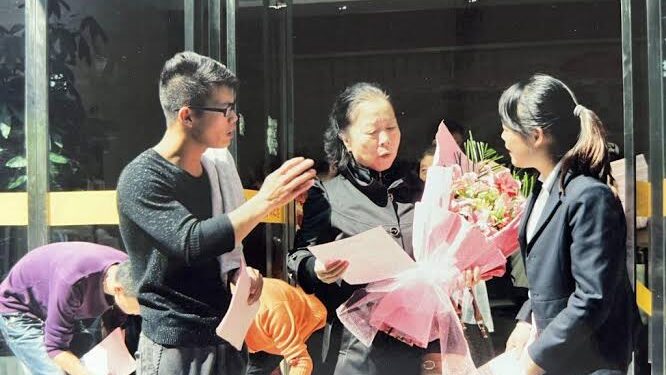 Eight Decades of Dedication: Chinese Language Teacher Sets Guinness Record with 64-Year Career