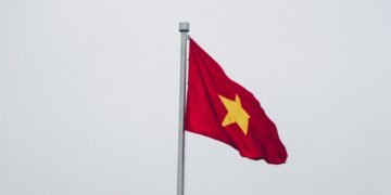 Vietnam’s Central Bank Launches Emergency Intervention to Halt Currency Free Fall
