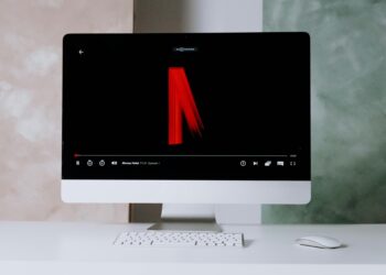 “Postcards” on Netflix: A Must Watch