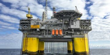 U.S. Oil Drillers Maintain Spending Discipline, Affecting Global Supply Dynamics