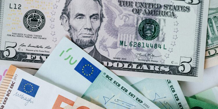 Dollar, Euro and Pounds To Naira Exchange Rate For Today, May 22 2024
