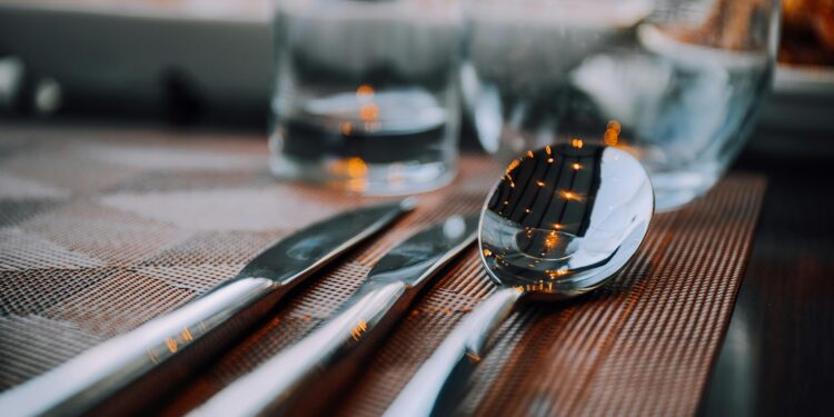 Can You Tell Knives Apart? Here Are 5 Table Knives And Their Uses