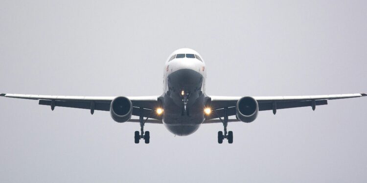 Fatality Reported in Turbulence Incident on London-Singapore Flight