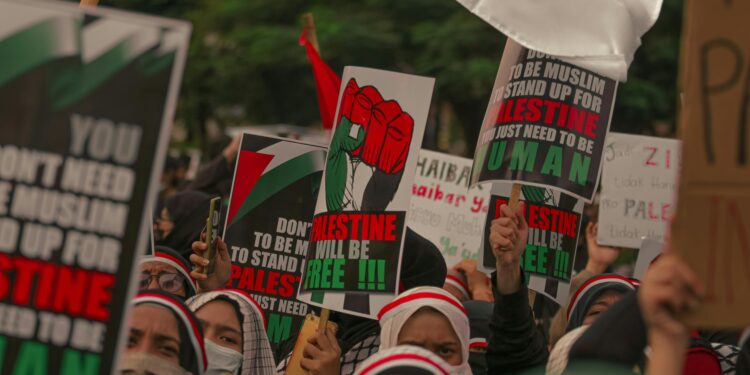 Pro-Palestinian Demonstrators Rally Across Australian Universities in Show of Solidarity