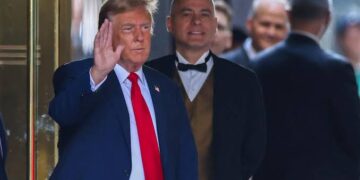 Trump Courts Conservatives and Black Voters