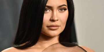 Kylie Jenner Becomes Emotional Due To Negative Comments On Her Appearance