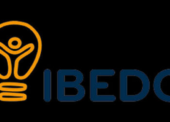 Frustrated Residents Protest Erratic Electricity Supply at the IBEDC Office