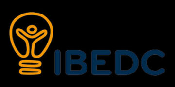 Frustrated Residents Protest Erratic Electricity Supply at the IBEDC Office