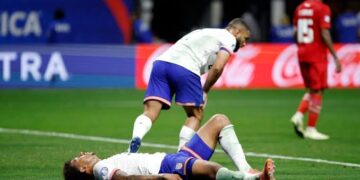 USA Falls to Panama in Dramatic 2-1 Clash Amid Controversy and Early Red Card