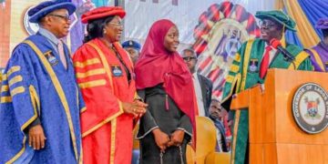 LASU’s Best Graduating Student receives N10 million from Sanwo-Olu
