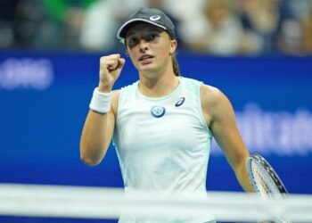 Swiatek Powers Past Gauff to Reach French Open Final, Eyes Third Consecutive Title