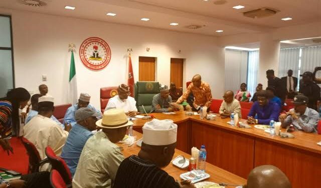 Secret Minimum Wage Talks: Government and Labour Clash Behind Closed Doors