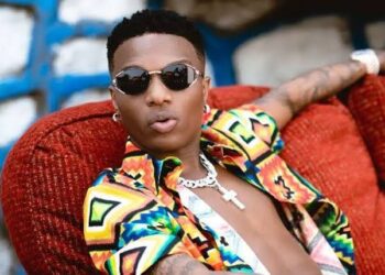 You Weren’t Raised By A Good Woman and Love at Home -Wizkid Replies Troll