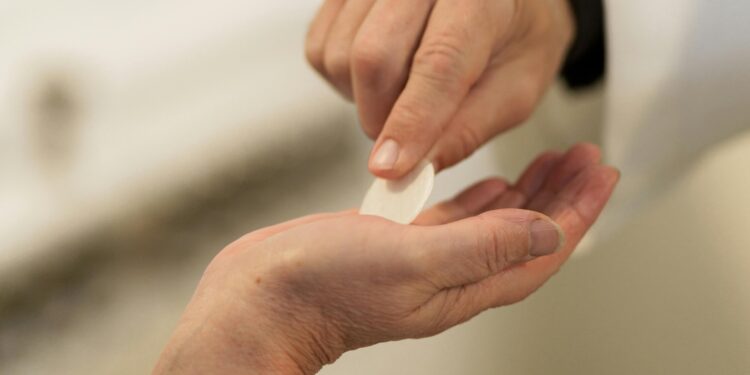 Pastor Leaves Wife, Married Women’s Leader in Secrecy