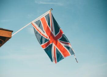 UK Interest Rates Remain Steady Despite Inflation Decrease