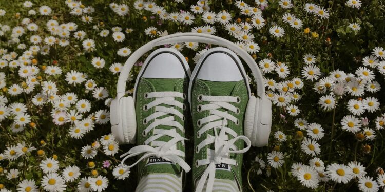 Pop Star Halsey Shares Health Struggles: ‘Lucky to Be Alive’