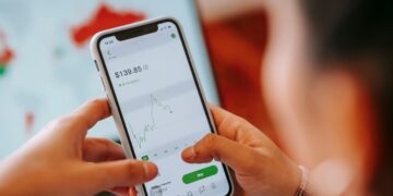 US Stocks End Mixed as Nvidia Drags Tech Sector