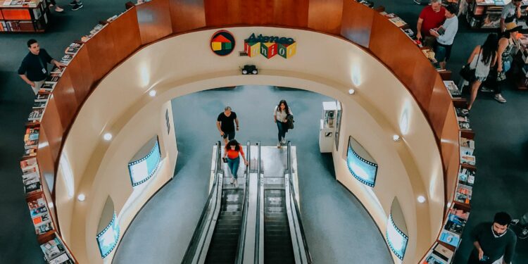 European Stocks Decline as Hawkish Fed Rate Path Offsets Inflation Optimism