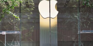 Apple Stock Reaches Record High Following AI Platform Announcement