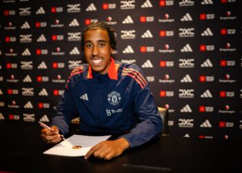 Leny Yoro ready to die for Manchester United