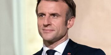 French Parliament in Turmoil: Hung Parliament and Leadership Challenges