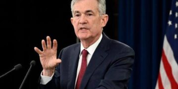 Powell Warns of Economic Risks from High Interest Rates