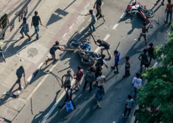 Protesters Storm Bangladesh Jail and Release Hundreds of Convicts