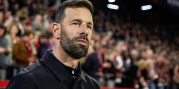 Ruud van Nistelrooy Returns to Manchester United as Assistant Manager