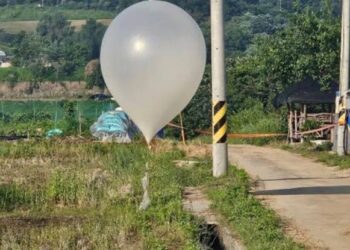 North Korea’s Trash Balloons Ignite Rooftop Fire, Disrupts Seoul Flights