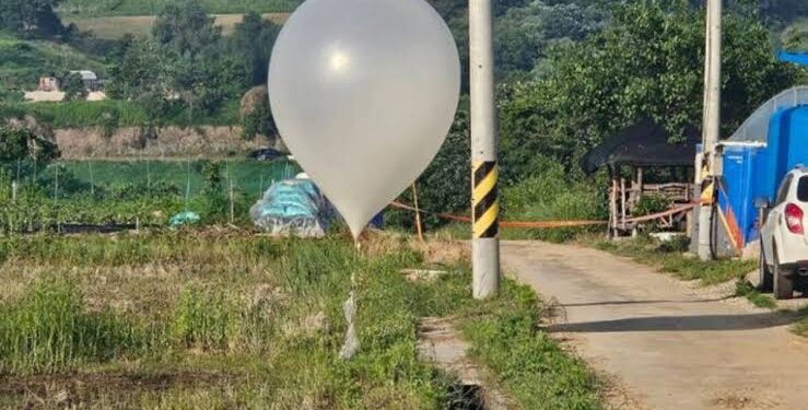 North Korea’s Trash Balloons Ignite Rooftop Fire, Disrupts Seoul Flights
