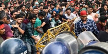 Violent Protests in Dhaka Over Job Quotas