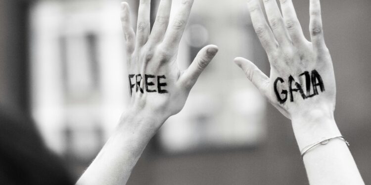 Ceasefire Hopes Dim as Israel Intensifies Gaza Offensive