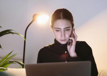 How Virtual Assistants Are Transforming the Way We Work