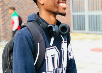 FG reduces funding for students studying in Russia