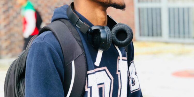 FG reduces funding for students studying in Russia